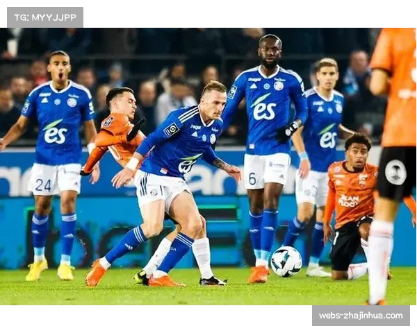 VAR点球判罚再度引热议，斯特拉斯堡vs巴黎点球判罚解析