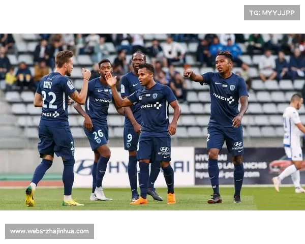 巴黎FC迎战马赛：保级队防反战术挑战豪门传控体系